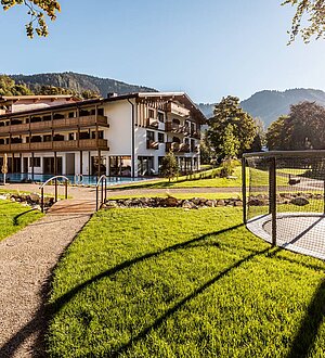 Gartenanlage im Familotel Das Bayrischzell