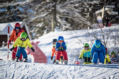 Kinder Skifahren