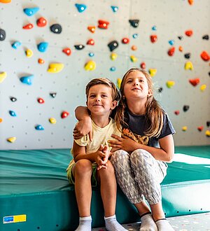 Kletterwand im Kidsclub im Familotel das Bayrischzell