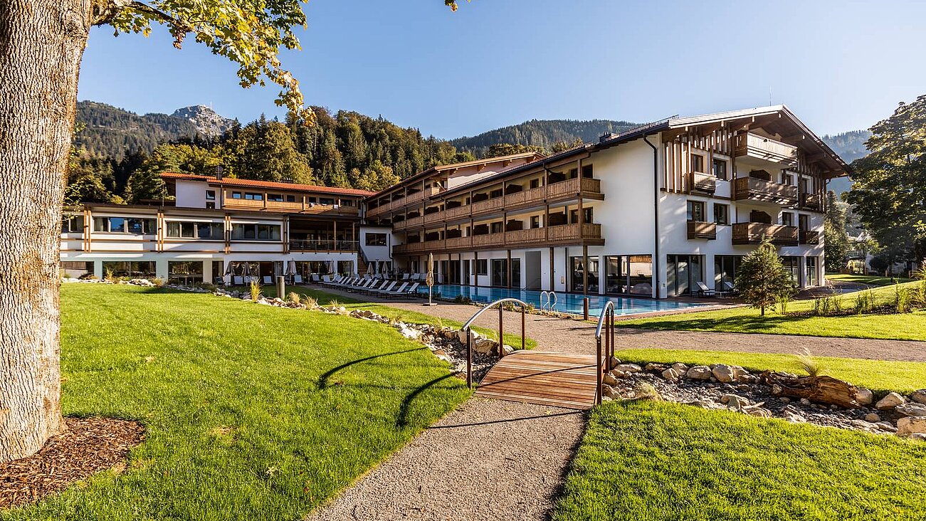 Gartenanlage im Familotel Das Bayrischzell