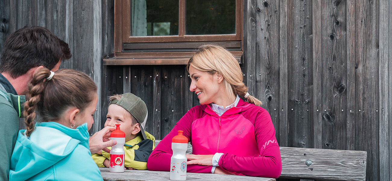 Family hiking deals tours